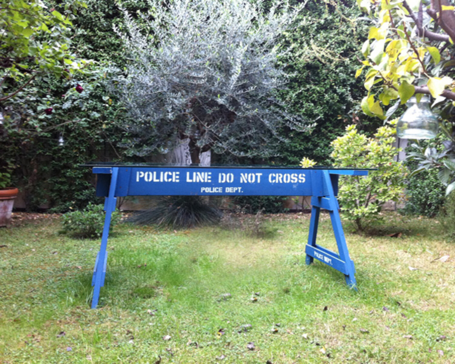 Police Table. Carlo Sampietro